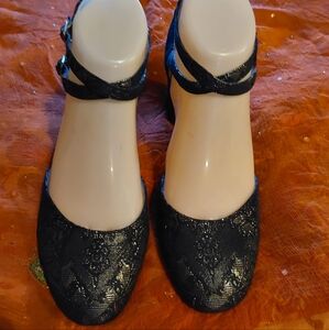 UNISA Black Gold Metallic Ankle Strap Heel Size 9M